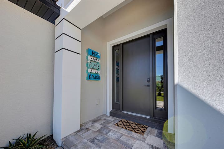 Sunny Dreams Factory managed Airbnb listing 1