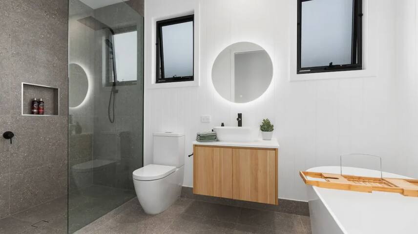 Beach Life Luxury Escape Kingscliff gallery image 5