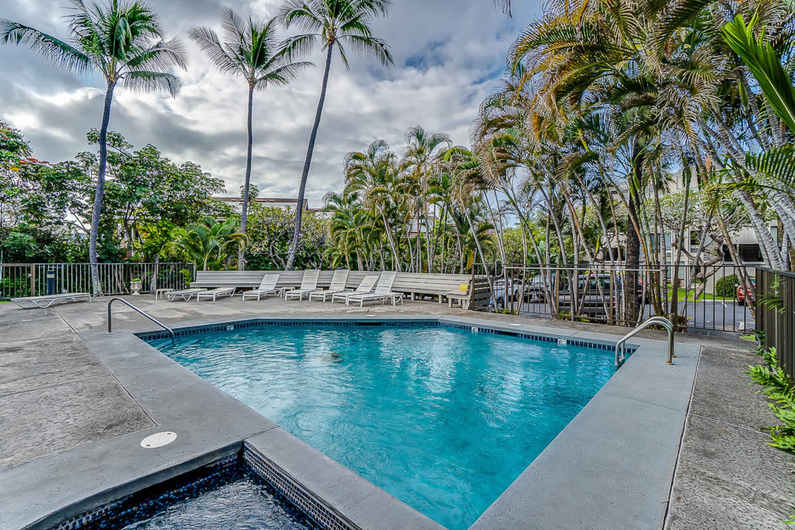 Condo in Kailua-Kona · ★4.67 · 1 bedroom · 1 bed · 1 bath - Image 2