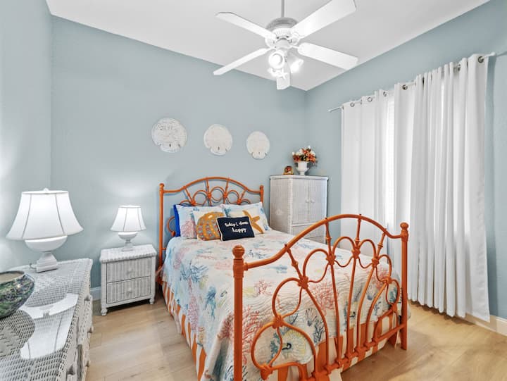 חדר שינה קווין.