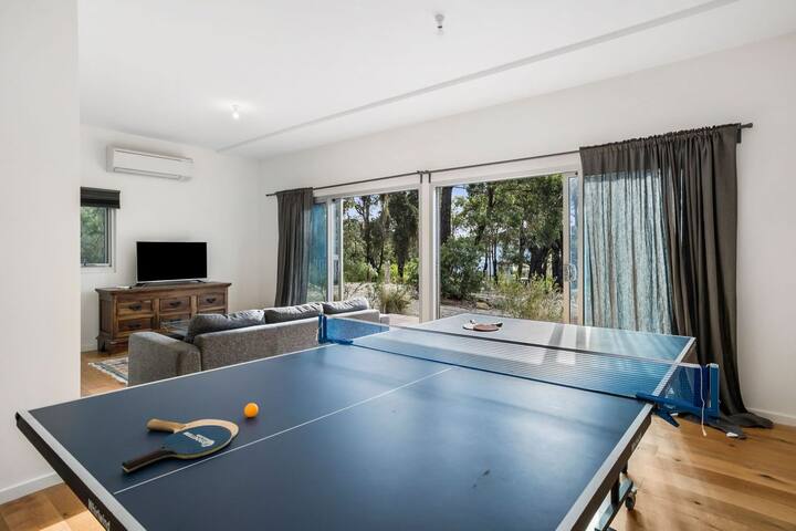 Narani Way I Walk to Beach I Pet Friendly gallery image 3