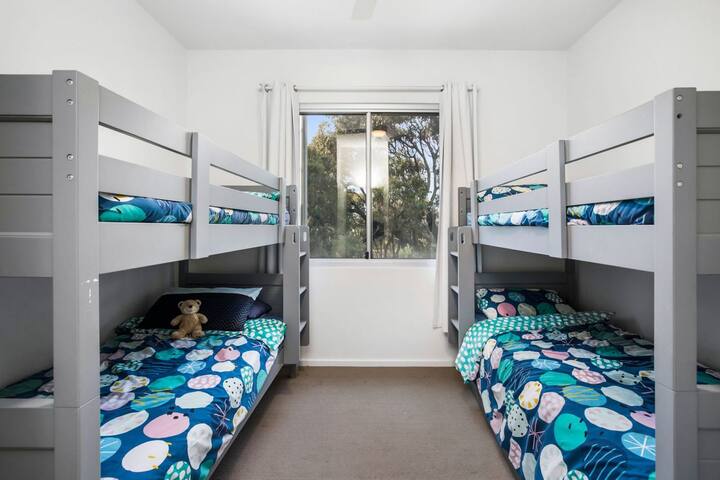 Narani Way I Walk to Beach I Pet Friendly gallery image 4