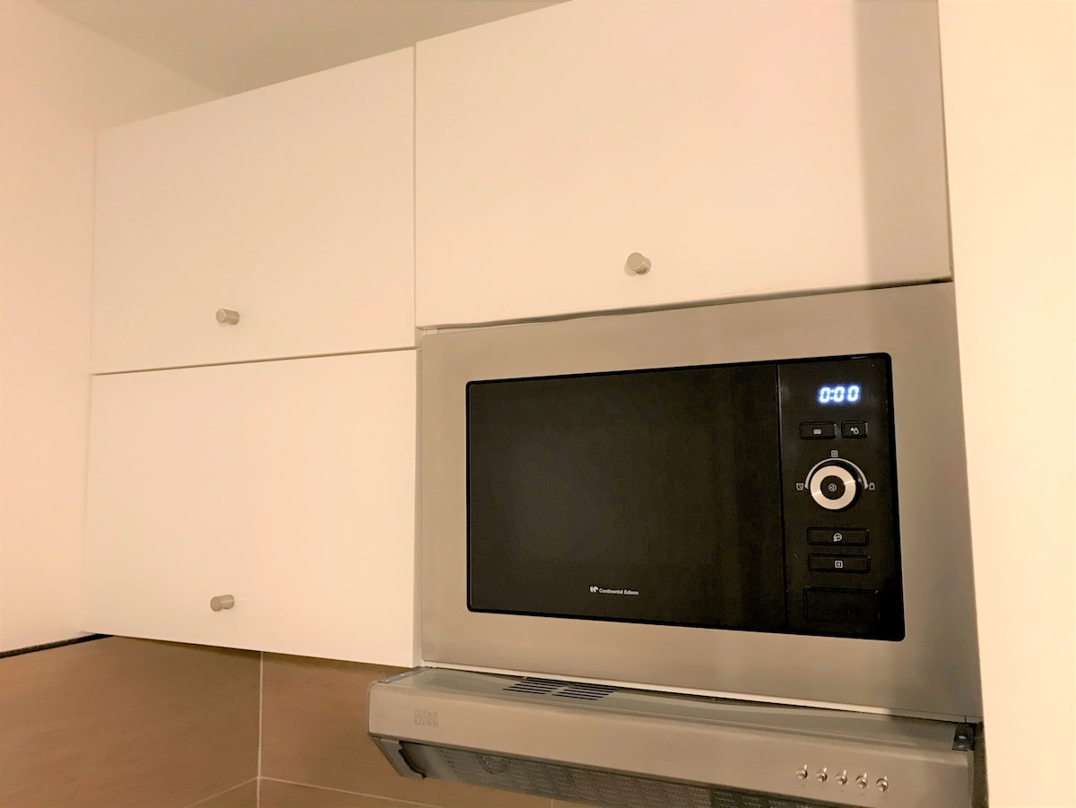 Propriété Airbnb réussie: Beautiful designer apartment with all amenities (Free Parking) 10 minutes from Bordeaux à Cenon