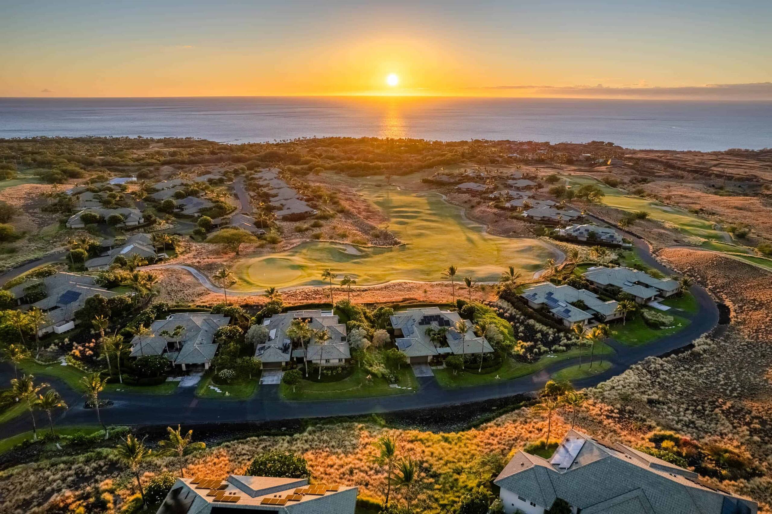 Home in Waimea · ★5.0 · 3 bedrooms · 4 beds · 3.5 baths - Image 52