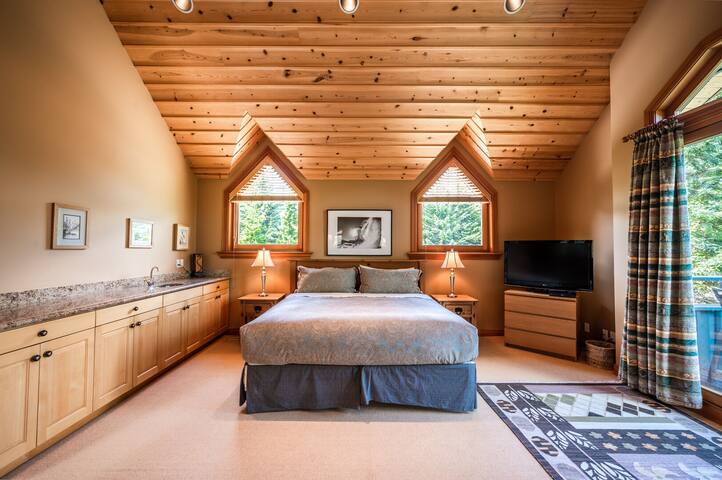 Christine-ZenAway managed Airbnb listing 2