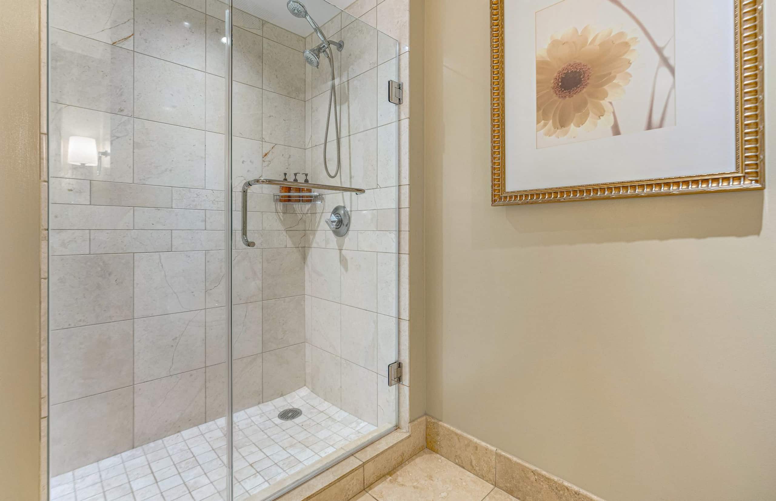 Condo in Lahaina · ★4.56 · 3 bedrooms · 4 beds · 3 baths - Image 40