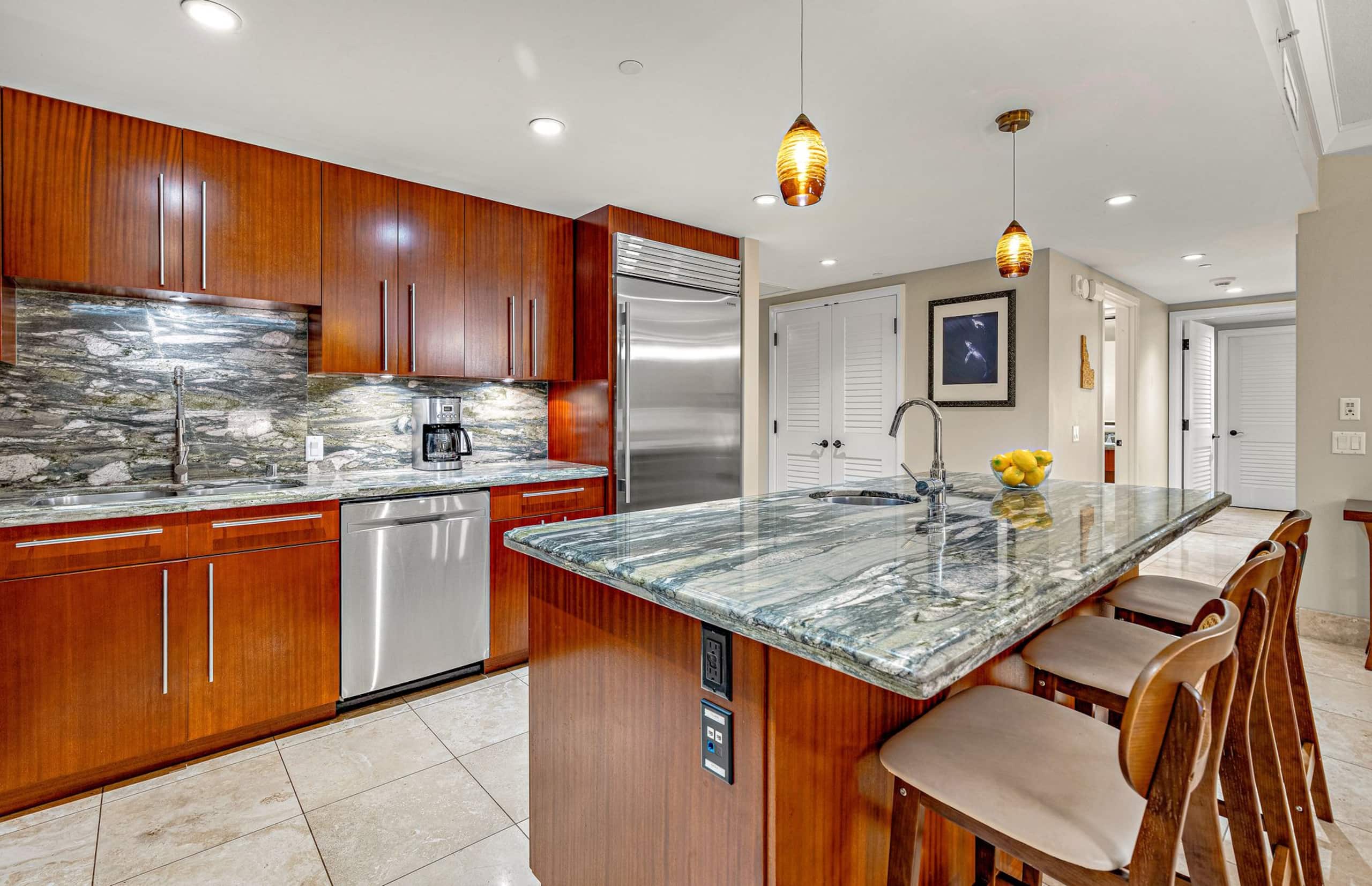 Condo in Lahaina · ★4.56 · 3 bedrooms · 4 beds · 3 baths - Image 22