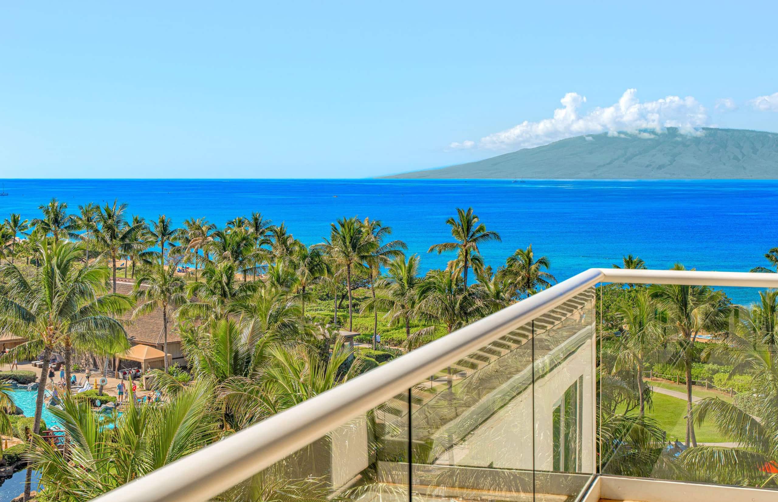 Condo in Lahaina · ★4.56 · 3 bedrooms · 4 beds · 3 baths - Image 2