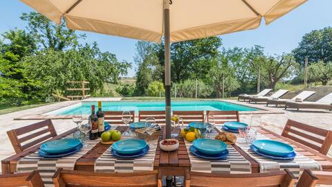 Villa Malu-  Private villa, pool, Le Marche