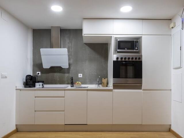 LUXURY APARTMENT IN THE CENTER OF VALENCIA gallery image 5