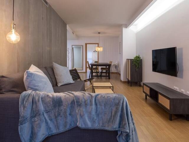 LUXURY APARTMENT IN THE CENTER OF VALENCIA gallery image 4