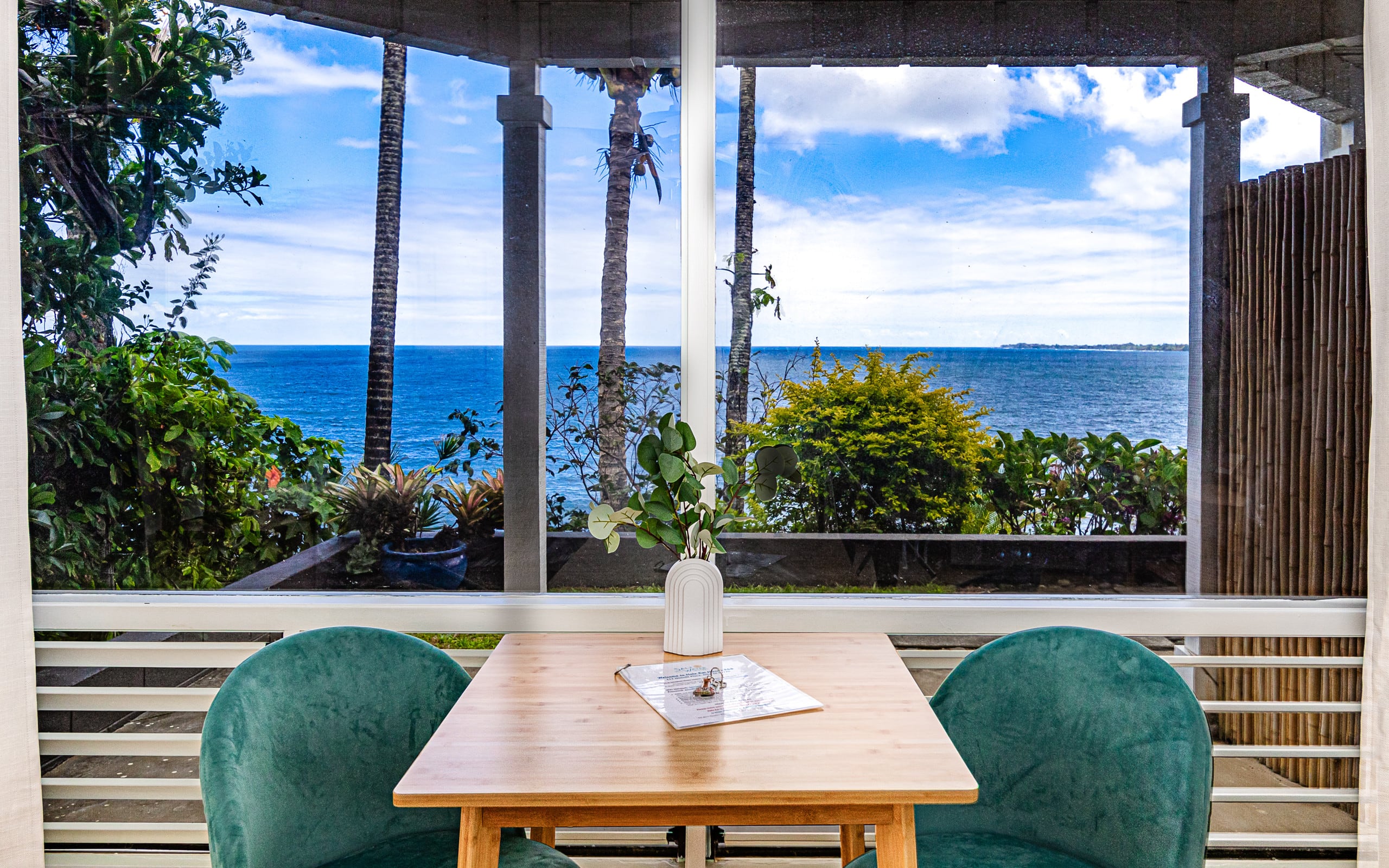 Hale Kai Bamboo Room Hilo Oceanfront w/Pool - Image 10