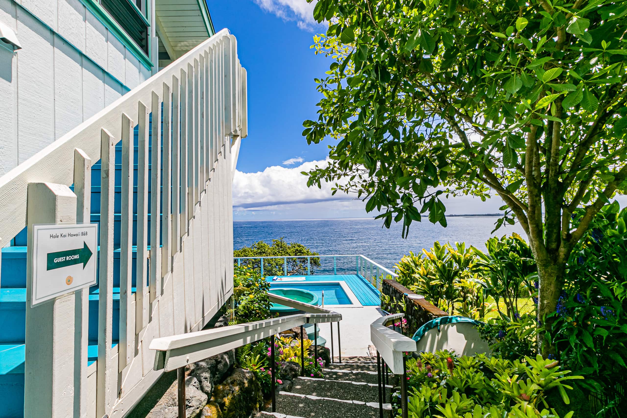 Hale Kai Bamboo Room Hilo Oceanfront w/Pool - Image 15