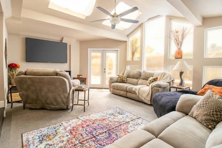 Spacious Modern Home In Wheat Ridge - Denver, CO