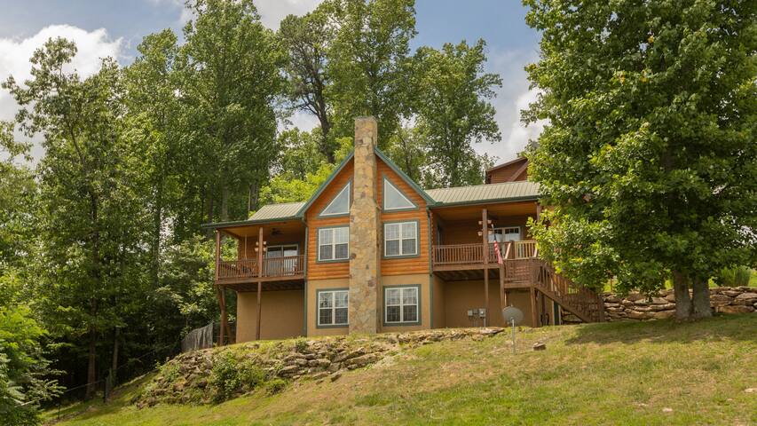 WNC Mountain Rentals, LLC managed Airbnb listing 2