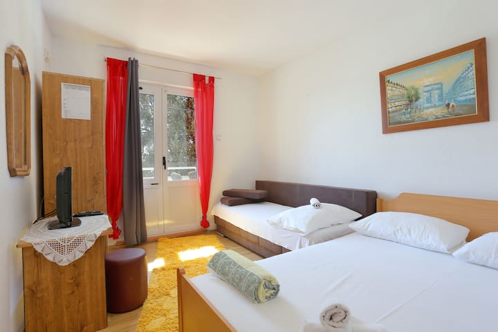 2. spavaća soba, površina: 12 m²