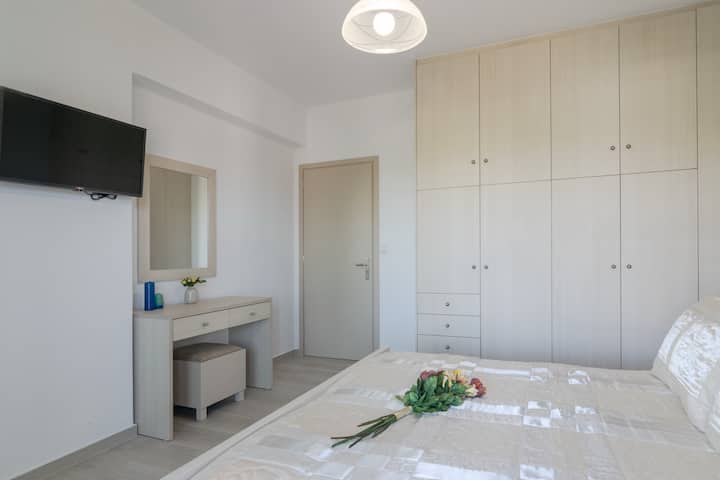 Udobna spavaća soba u novoj predivnoj vili,privatni bazen,u blizini sadržaja i grada,Rethymno,Kreta