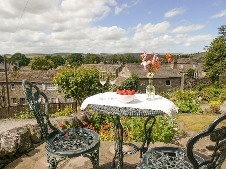 Rooftops - Uk34065 - Grassington