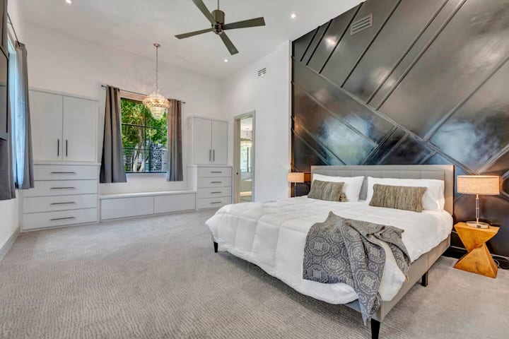 วันที่ยาวนาน? พักผ่อนให้เต็มที่ในห้องมาสเตอร์สวีทพร้อมเตียงคิงไซส์