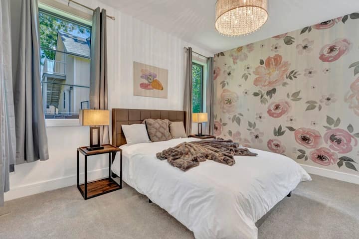 ตกแต่งอย่างหรูหราตลอดทั้งบ้าน