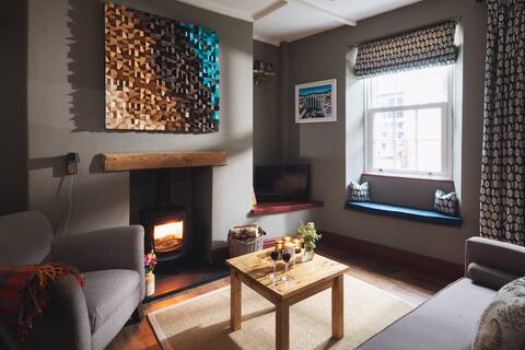 Calstock, Cornwall.  Self catering cottage.