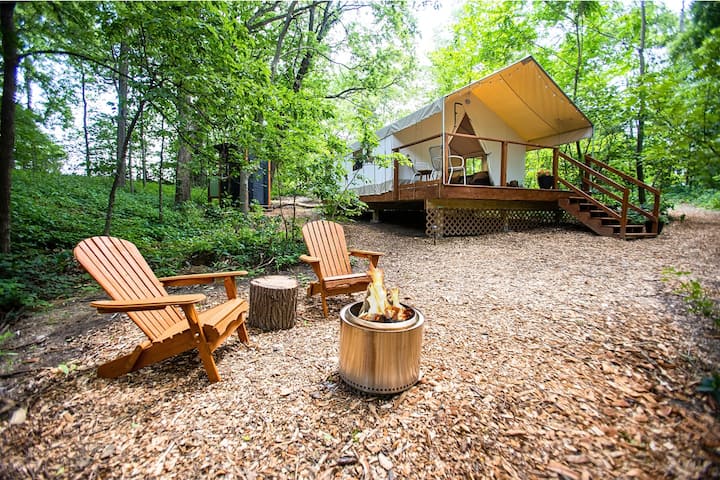 Wooded Glamping Experience - Saylor Creek Hideaway - Tents for