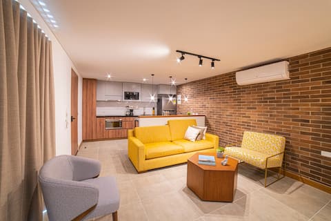Successful Airbnb property: E103 • Quiet King Studio • By Boulevard & Granada in Centenario
