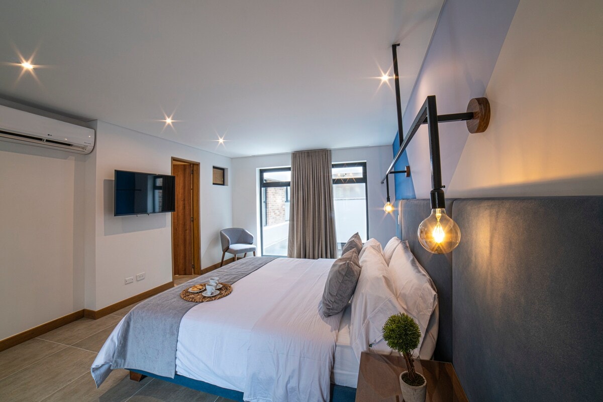 Dhoma e gjumit 3, kati i dytë. Kjo është dhoma më e madhe e gjumit nga 4.