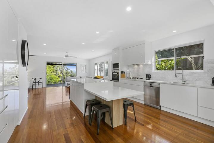 Luce del Sole – 21 Nairana Rest, Noosa Heads