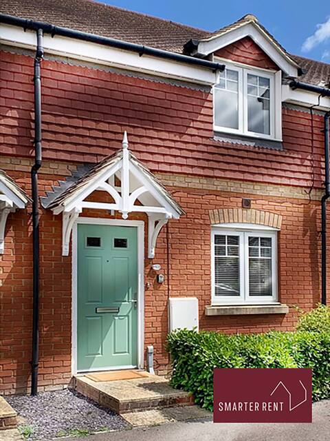 Wokingham - Garden, Parking, Pets Welcome