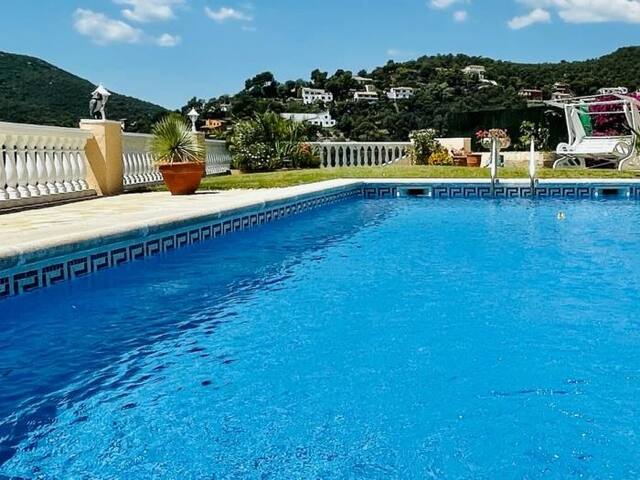 Villa Reina by Costabravaway gallery image 5