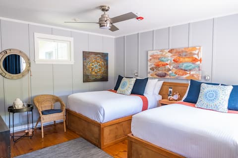 BOHEMIAN - Lighthouse Motel & Cottages