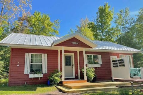 Corny Cottage | Escape to the Lake