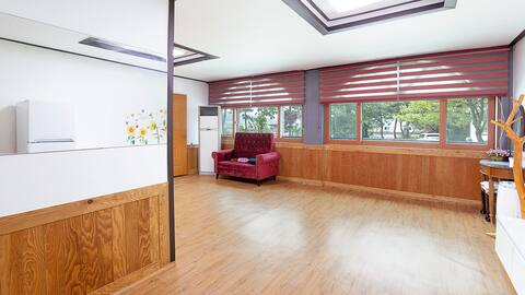 A fresh air, a pine scent filled with blue pine scent