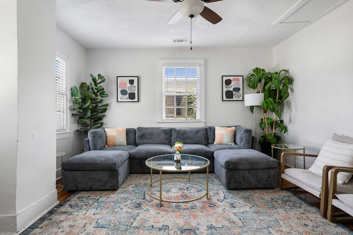 Six & Sow | Downtown Charleston Comfort & Charm - Charleston, SC