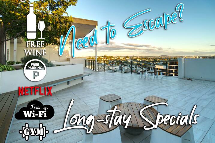 6BR Food&Drink Hub | Rooftop | Pool | 4 cars | Gym