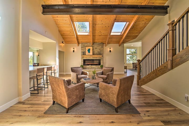 Hot Tub, Pool Table: Luxe Reno Chalet w/ Mtn View!
