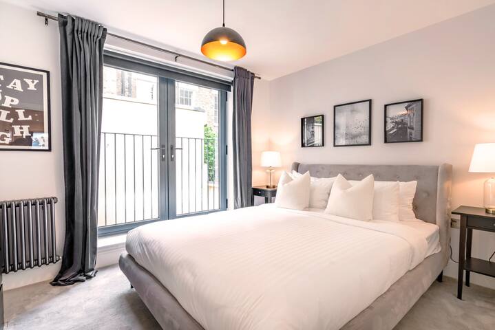 Gorgeous & Spacious Apartment in Bloomsbury gallery image 3