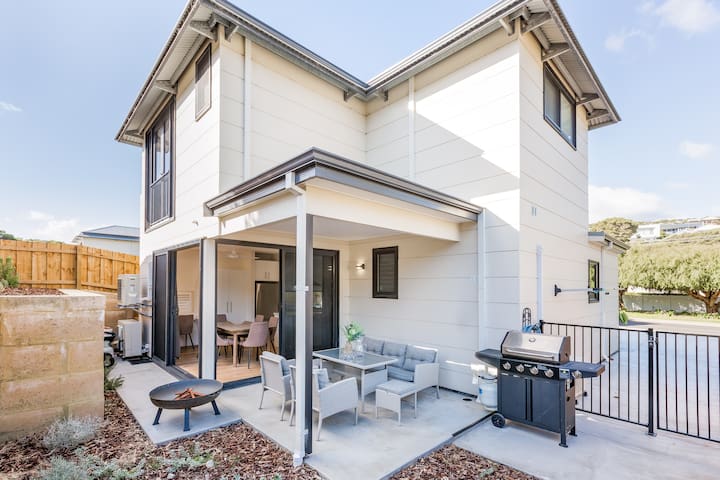 Yallingup Lagoon Beach House—A Spectacular Getaway