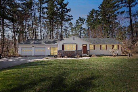 Melvin Village - 5 Bed/3 Bath - Lake Winnipesaukee