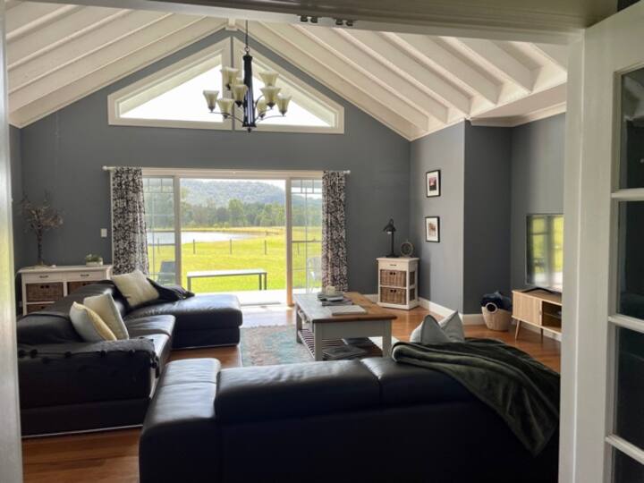 Hamptons Cottage - 브로크