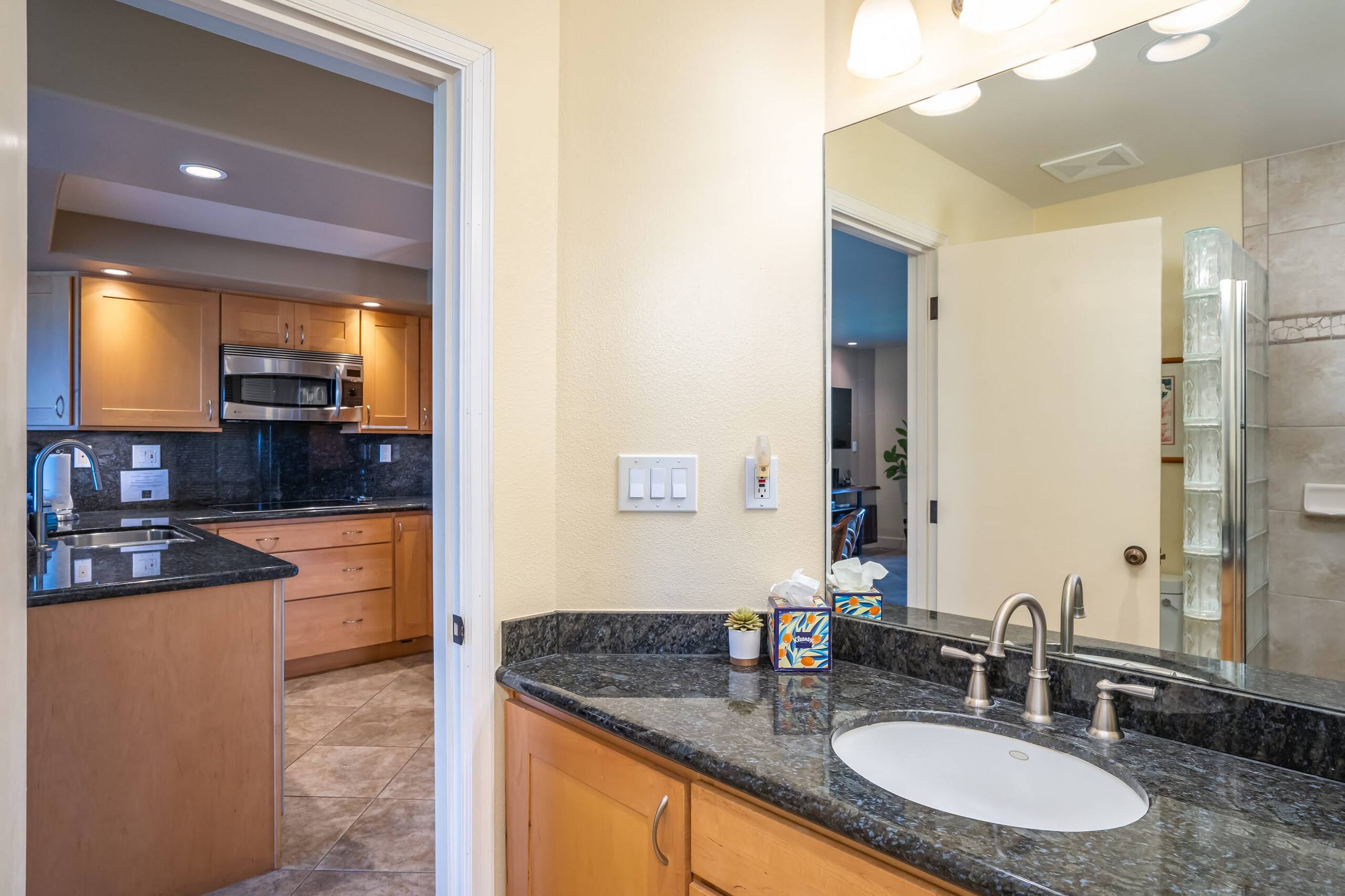 Condo in Kihei · ★5.0 · 1 bedroom · 1 bed · 2 baths - Image 28