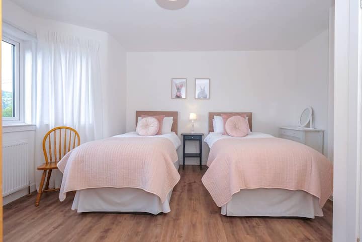 ห้องนอนที่สอง (Second Bedroom)