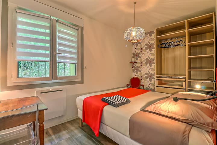 Maison Vélos, Jardin, Parking, Clim, Gare à Pieds - Nîmes