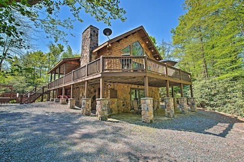 Deluxe Family Cabin w/ Fire Pit & Pool Access!