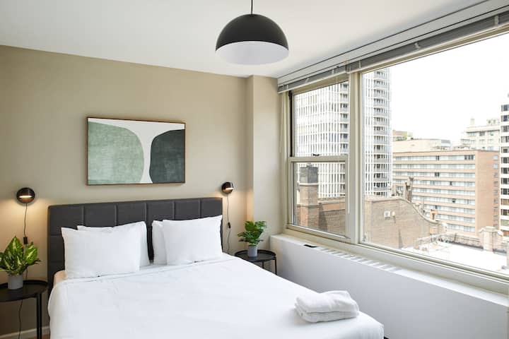 Chambre 2 - Lit queen size