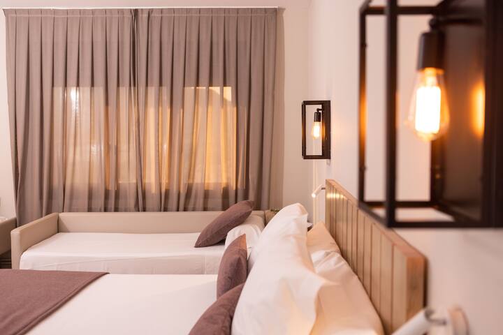 Sup Garden View Triple - Bed & Breakfast 2 People - Sabadell