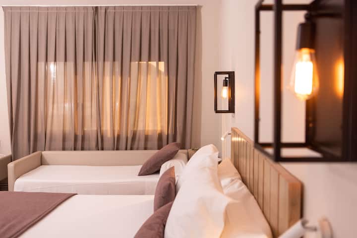 Superior Garden View Triple - Half Board 3 People - Sabadell