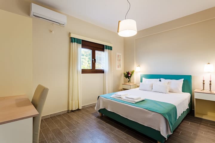 Bedroom with air-condition and double bed