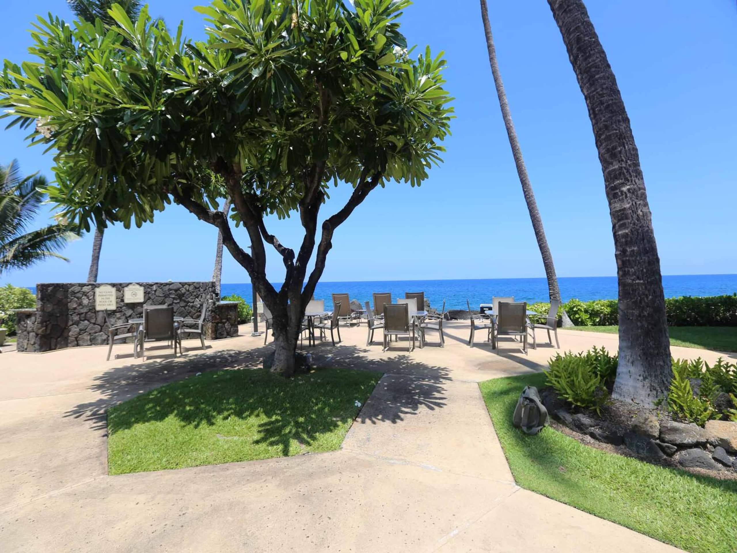 Condo in Kailua-Kona · ★4.81 · 3 bedrooms · 3 beds · 2 baths - Image 34